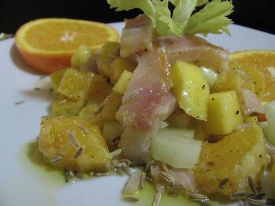 CON IL NASO ALL'INSU' - INSALATA CON PESCE SPADA AFFUMICATO, MANGO, SEDANO E ARANCIA CON IL NASO ALL'INSU' - INSALATA CON PESCE SPADA AFFUMICATO, MANGO, SEDANO E ARANCIA