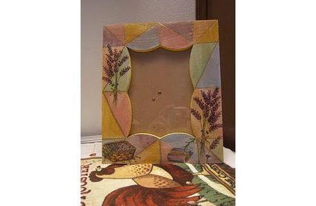 TUTORIAL: COME REALIZZARE UNA CORNICE PROVENZALE - DECOUPAGE