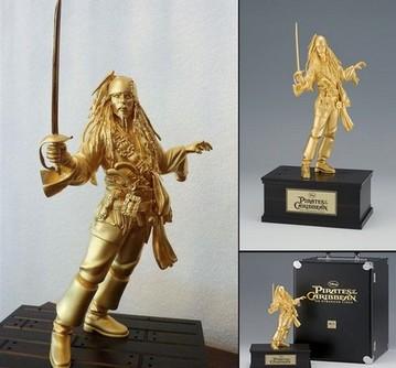 Giappone: Statuetta di Jack Sparrow in oro