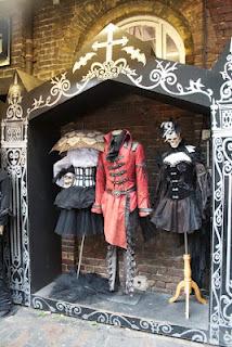 STILE GOTICO PUNK.... UN GIRO PER CAMDEN TOWN