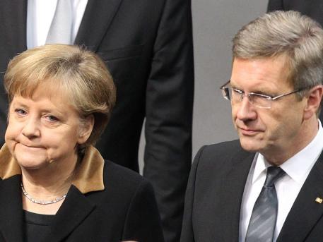 Angela Merkel annulla la visita a Roma. Il presidente della Repubblica tedesco ha annunciato le dimissioni