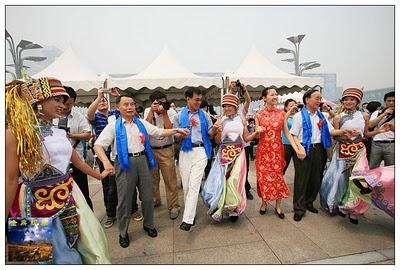 Cina: Dialoghi per innovare il futuro della Cina ( e del mondo) Cina: Dialoghi per innovare il futuro della Cina ( e del mondo)