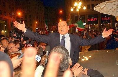 Fini abbandona Berlusconi in equilibrio precario sul predellino pidiellino