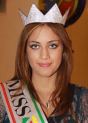 Miss Italia 2010: stasera in scena le 60 finaliste. Tra di loro un trans?