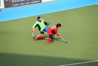 Hockey prato, le azzurre pareggiano 1-1 con il Sud Africa e restano in corsa Hockey prato, le azzurre pareggiano 1-1 con il Sud Africa e restano in corsa