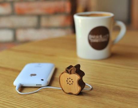 Mini speaker in legno per i device Apple