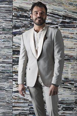 FRANCESCO RENGA TAGLIO DI CAPELLI A SANREMO 2012 LOOK ABITO ELEGANTE FRANCESCO RENGA TAGLIO DI CAPELLI A SANREMO 2012 LOOK ABITO ELEGANTE
