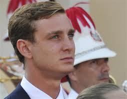 imagesCANGHJBQ Pierre Casiraghi coinvolto in una rissa.