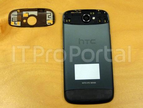 ITProPortal HTC One S 10 overlaywm2 HTC One S, ecco le prime foto reali
