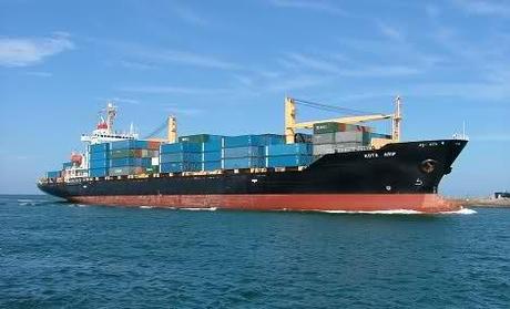 Mercantile di Singapore attaccato dai pirati: la fregata Grecale corre in suo soccorso