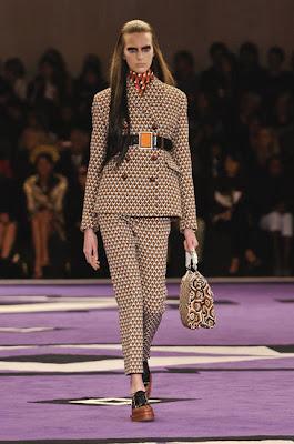 Prada 2012: Non vendereste un rene?