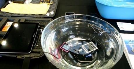 [ Mwc 2012] Liquipel e HzO: incredibile tecnologia per rendere impermeabili i dispositivi!