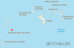 La Costa Allegra alla deriva nell'Oceano Indiano agganciata e rimorchiata da un peschereccio d'altura verso l'isola Desroches delle Seychelles