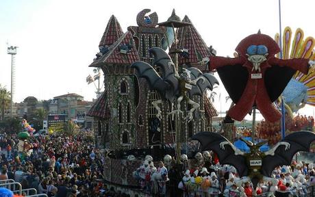 VIAREGGIO IL CARNEVALE D'ITALIA