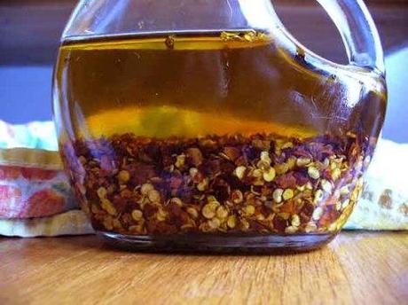 Come fare l’olio al peperoncino piccante