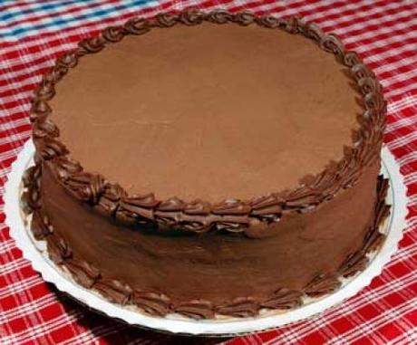 torta di compleanno al cioccolato alla n immagine
