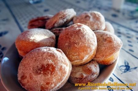 Krapfen (Bomboloni) alla Nutella e alla marmellata