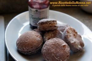 Krapfen (Bomboloni) alla Nutella e alla marmellata