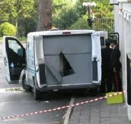 Salerno: arrestati 8 presunti appartenenti a banda assalto a portavalori.