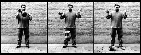 Ai Weiwei - Dropping an Han dynasty urn