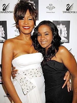 Bobbi Kristina Brown: «Mia madre Whitney è sempre con me e mi parla» whiteny-and-bobbi-kristina.jpg
