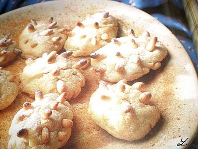 I biscotti ai pinoli che fanno passare la noia! I biscotti ai pinoli che fanno passare la noia!