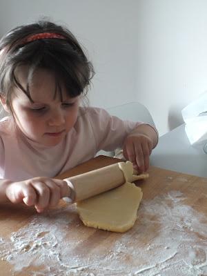 Nuove lezioni da una grande piccola pasticcera... Nuove lezioni da una grande piccola pasticcera...