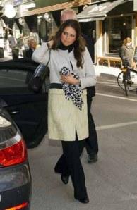 Kate Middleton fa moda anche Madeleine di Svezia le rassomiglia nel look.
