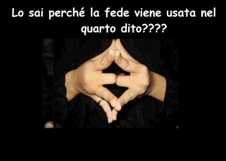 fede dito anulare mano 450x321 Perchè la fede si usa nel quarto dito (anulare)? Curiosità