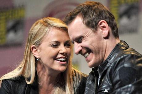 Charlize Theron parla delle parti intime di Michael Fassbender