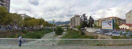 Immagine diviso un tempo dalle consuetudini amate, e infastidito nelle più interiori aspettative