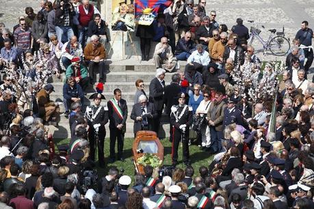 A Santarcangelo e a Pennabilli l’addio a Tonino Guerra