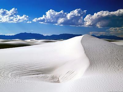 Deserto Bianco, il vento come autore, la sabbia come scalpello, così è nata una meraviglia unica al mondo..