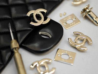 Fashion Stories: Chanel 2.55.
