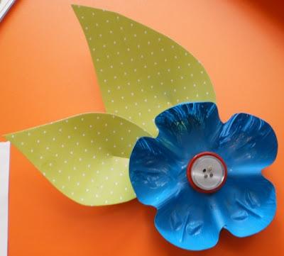 Un fiore in plastica per la festa della mamma