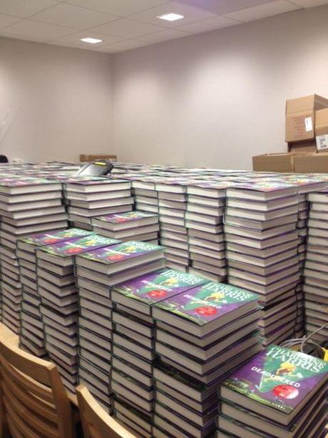 Charlaine Harris: Epico ‘stock signing’ per DEADLOCKED! Charlaine Harris: Epico ‘stock signing’ per DEADLOCKED!