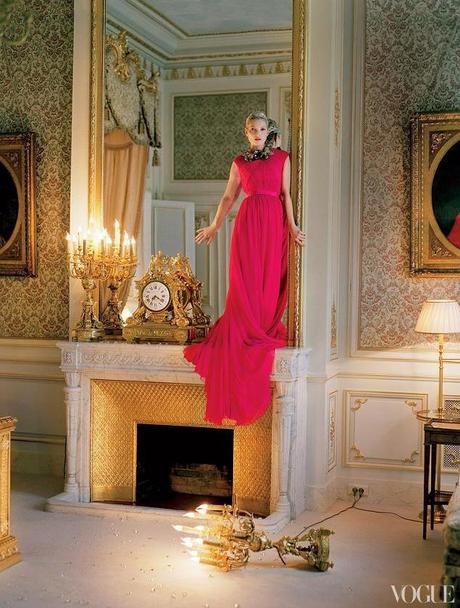 MAGAZINE | Il Ritz di Parigi, Kate Moss e l'haute couture sono protagonisti del numero di Aprile di Vogue US