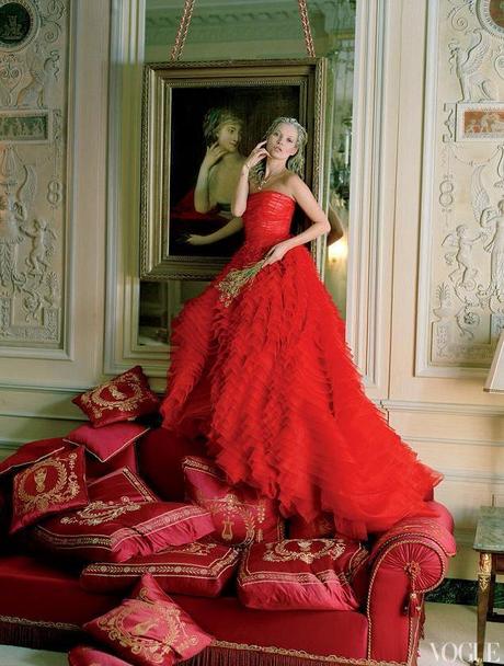 MAGAZINE | Il Ritz di Parigi, Kate Moss e l'haute couture sono protagonisti del numero di Aprile di Vogue US