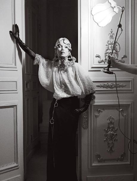 MAGAZINE | Il Ritz di Parigi, Kate Moss e l'haute couture sono protagonisti del numero di Aprile di Vogue US