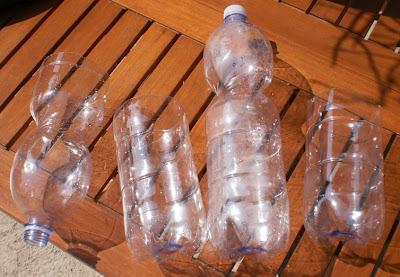 Riciclo: pouf con bottiglie di plastica
