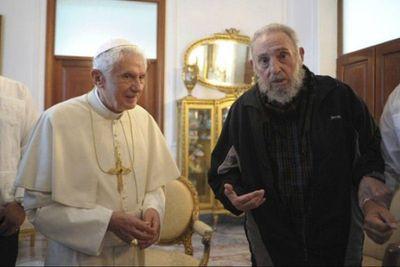 El-Papa-Benedicto-XVI-con-Fidel-Castro