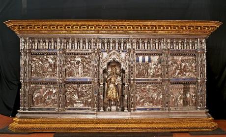 Restaurati altare e croce del Battistero di San Giovanni a Firenze