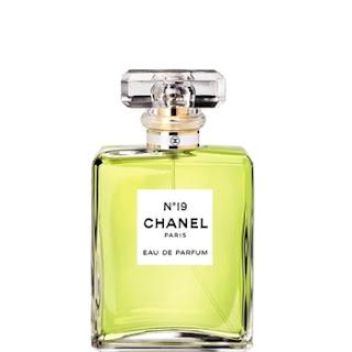 Discover the universe of Chanel N°19 Discover the universe of Chanel N°19