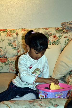 Angelin sul divano Wadai – frittelline indiane (compleanno)