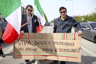 Un vetusto armamentario agricolo di nome Bossi inaugura Viale Padania. Si trova vicino a Vicolo Corto, parallelo a Viale della Vittoria.