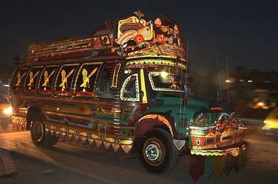 LA MERAVIGLIA DEI BEDFORD-BUS  DEL PAKISTAN