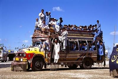 LA MERAVIGLIA DEI BEDFORD-BUS  DEL PAKISTAN