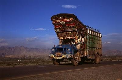 LA MERAVIGLIA DEI BEDFORD-BUS  DEL PAKISTAN