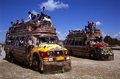 LA MERAVIGLIA DEI BEDFORD-BUS  DEL PAKISTAN