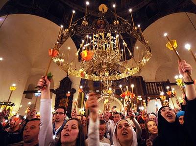 FOTO DEL GIORNO 5 APRILE 2010 : LA PASQUA RELIGIOSA NEL MONDO